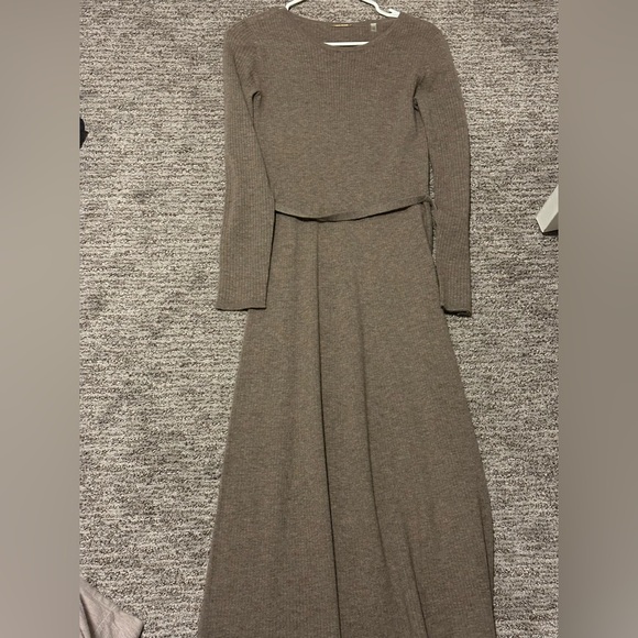 Tahari Dresses & Skirts - Tahari Taupe Long Sleeve Dress